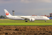 Japan Airlines - JAL Boeing 787-9 Dreamliner (JA868J) at  Jakarta - Soekarno-Hatta International, Indonesia