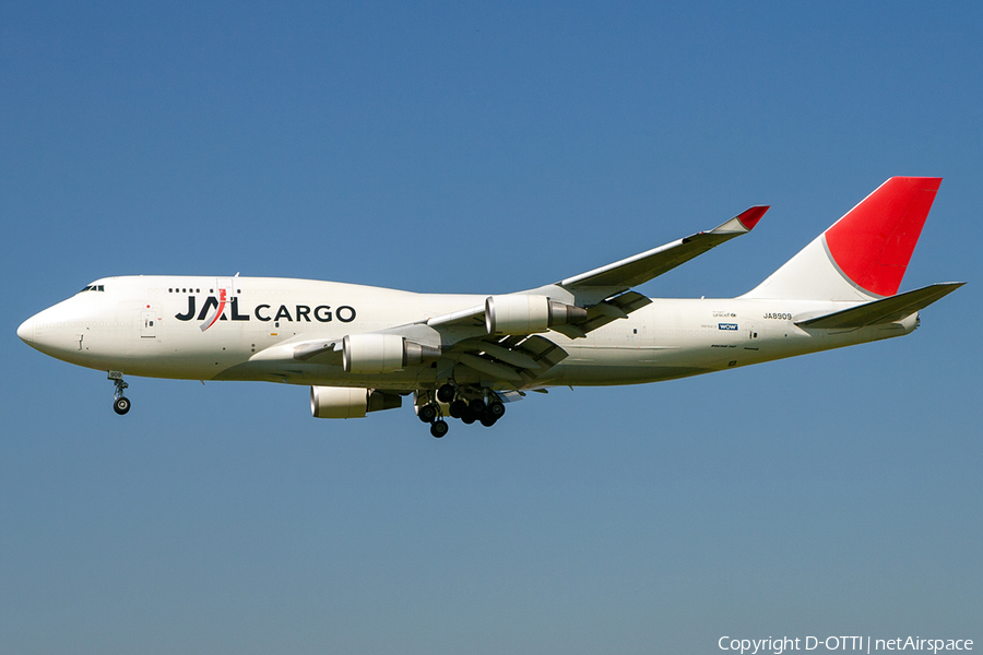Japan Airlines Cargo Boeing 747-446(BCF) (JA8909) | Photo 203014