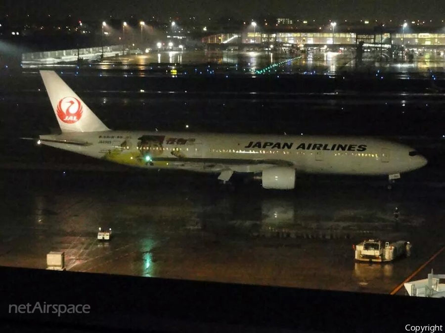 Japan Airlines - JAL Boeing 777-246 (JA8983) | Photo 62074
