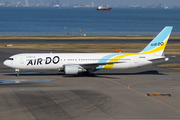 Hokkaido International Airlines - Air Do Boeing 767-33A(ER) (JA98AD) at  Tokyo - Haneda International, Japan