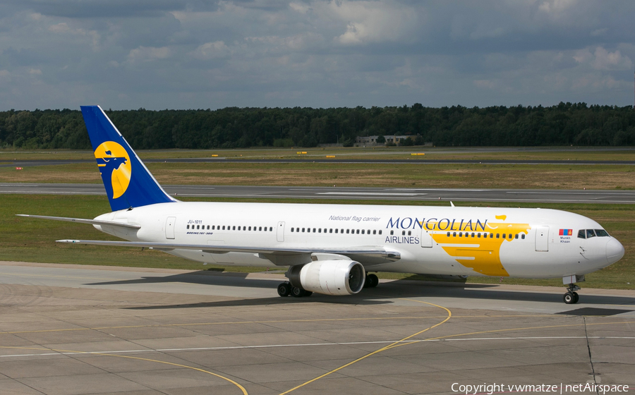 MIAT Mongolian Airlines Boeing 767-3W0(ER) (JU-1011) | Photo 136868