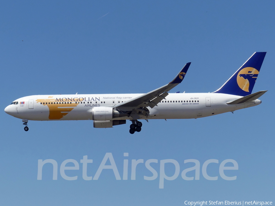 MIAT Mongolian Airlines Boeing 767-34G(ER) (JU-1021) | Photo 516692