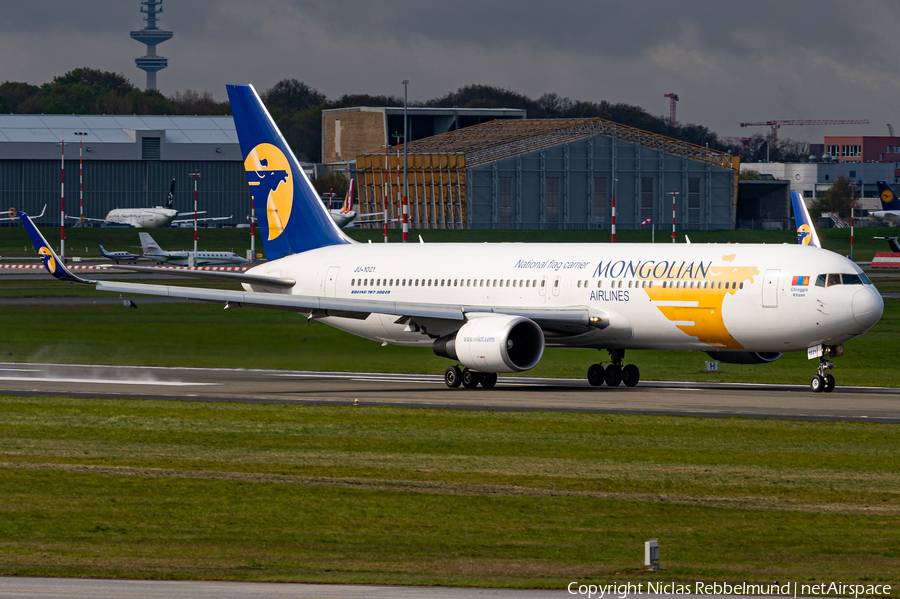 MIAT Mongolian Airlines Boeing 767-34G(ER) (JU-1021) | Photo 446190