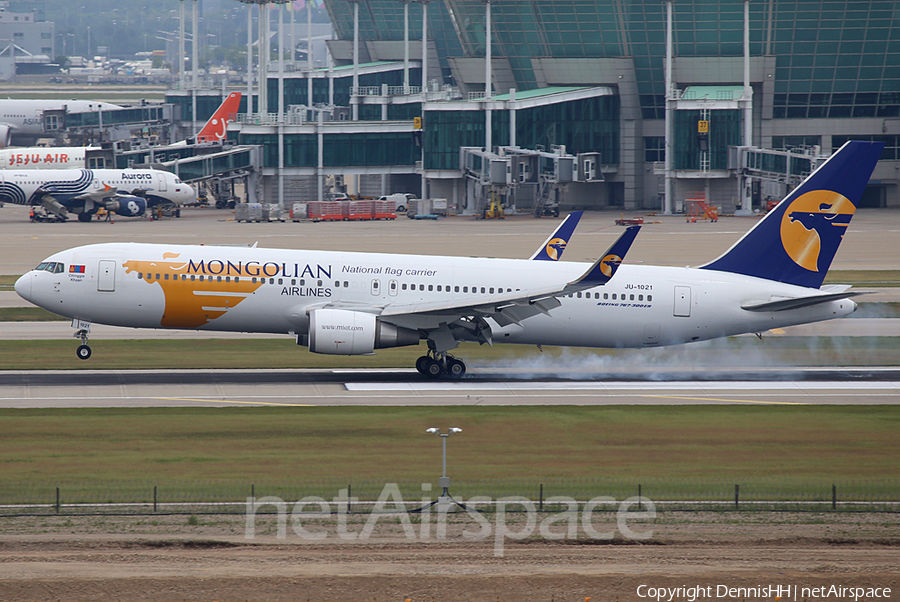 MIAT Mongolian Airlines Boeing 767-34G(ER) (JU-1021) | Photo 337017