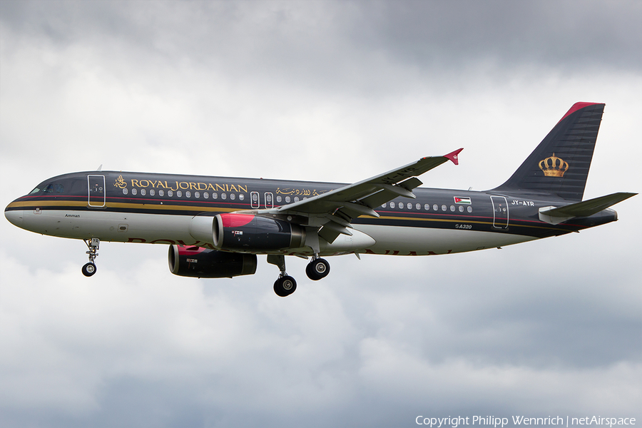 Royal Jordanian Airbus A320-232 (JY-AYR) | Photo 121058