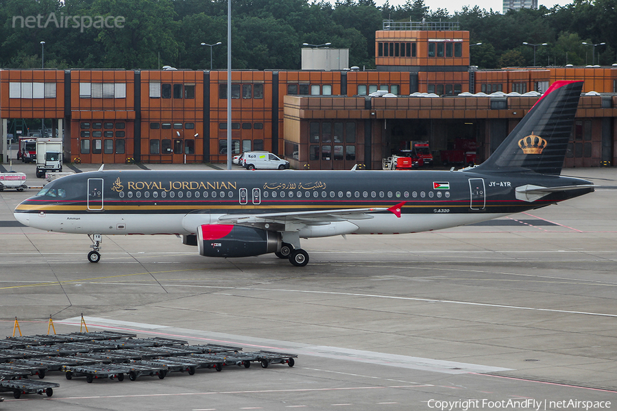 Royal Jordanian Airbus A320-232 (JY-AYR) | Photo 151334