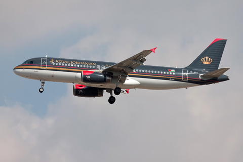 Royal Jordanian Airbus A320-232 (JY-AYS) at  Dubai - International, United Arab Emirates