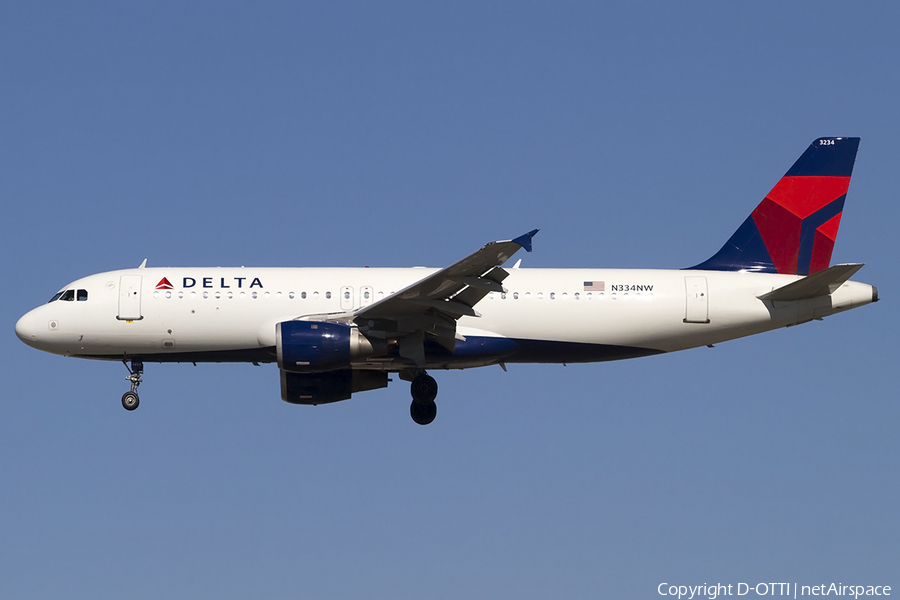 Delta Air Lines Airbus A320-212 (N334NW) | Photo 457383