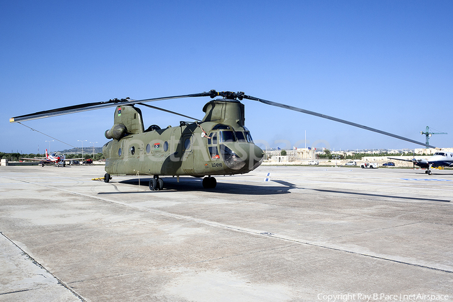 Libyan Air Force Boeing CH-47C Chinook (LC-010) | Photo 137002