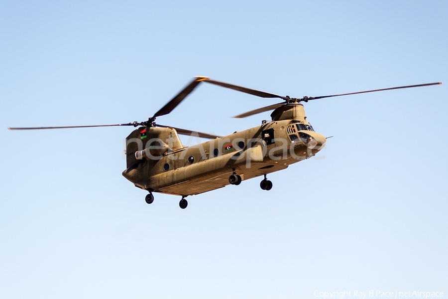 Libyan Air Force Boeing CH-47C Chinook (LC-010) | Photo 379769