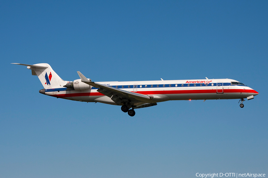 American Eagle Bombardier CRJ-701ER (N502AE) | Photo 386138