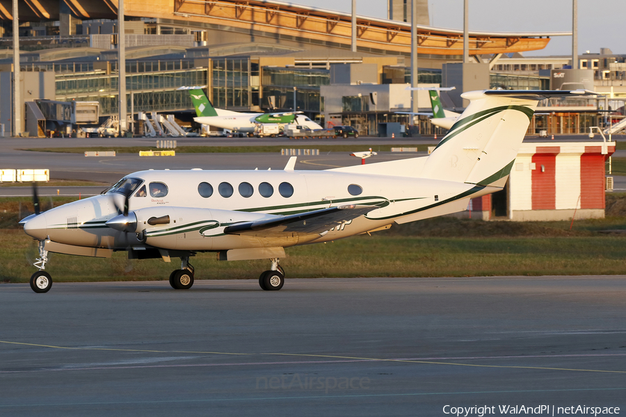 Sundt Air Beech King Air B200 (LN-ANP) | Photo 679324