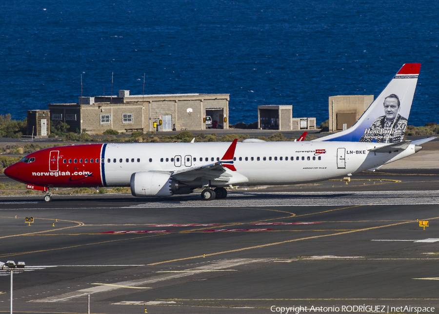 Norwegian Air Shuttle Boeing 737-8 MAX (LN-BKE) | Photo 298845