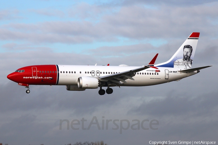 Norwegian Air Shuttle Boeing 737-8 MAX (LN-BKF) | Photo 679636