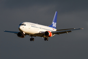 SAS - Scandinavian Airlines Boeing 737-405 (LN-BRE) at  Dublin, Ireland