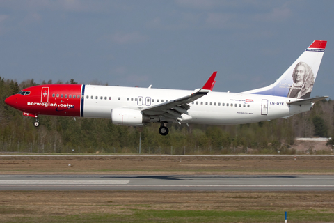 Norwegian Air Shuttle Boeing 737-8JP (LN-DYE) at  Stockholm - Arlanda, Sweden