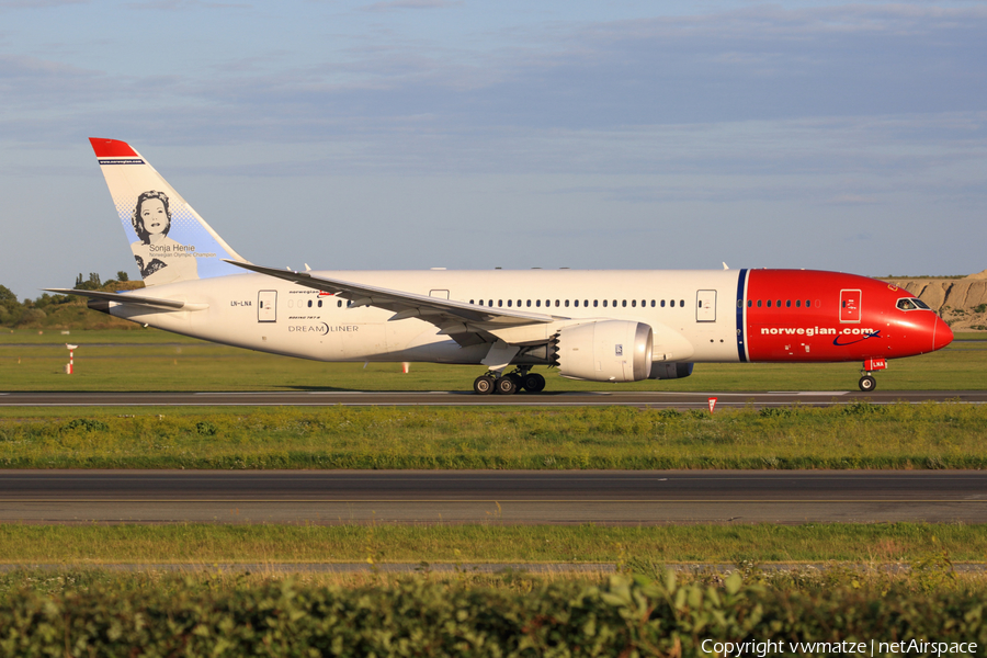 Norwegian Long Haul Boeing 787-8 Dreamliner (LN-LNA) | Photo 404081