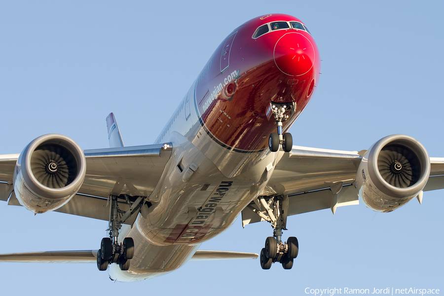 Norwegian Long Haul Boeing 787-8 Dreamliner (LN-LNF) | Photo 207170
