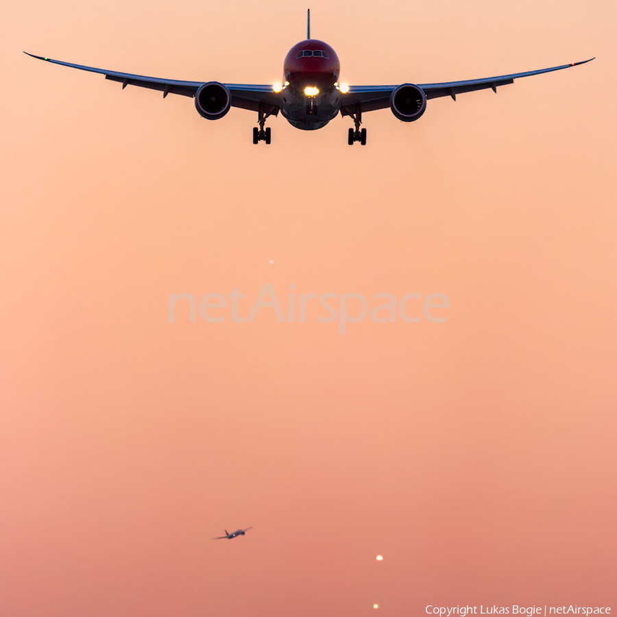 Norwegian Long Haul Boeing 787-8 Dreamliner (LN-LNF) | Photo 200526