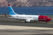 Norwegian Air Shuttle Boeing 737-8JP (LN-NGE) at  Gran Canaria, Spain