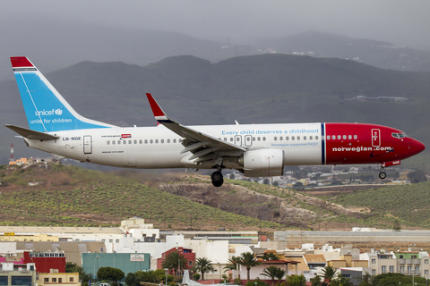 Norwegian Air Shuttle Boeing 737-8JP (LN-NGE) at  Gran Canaria, Spain