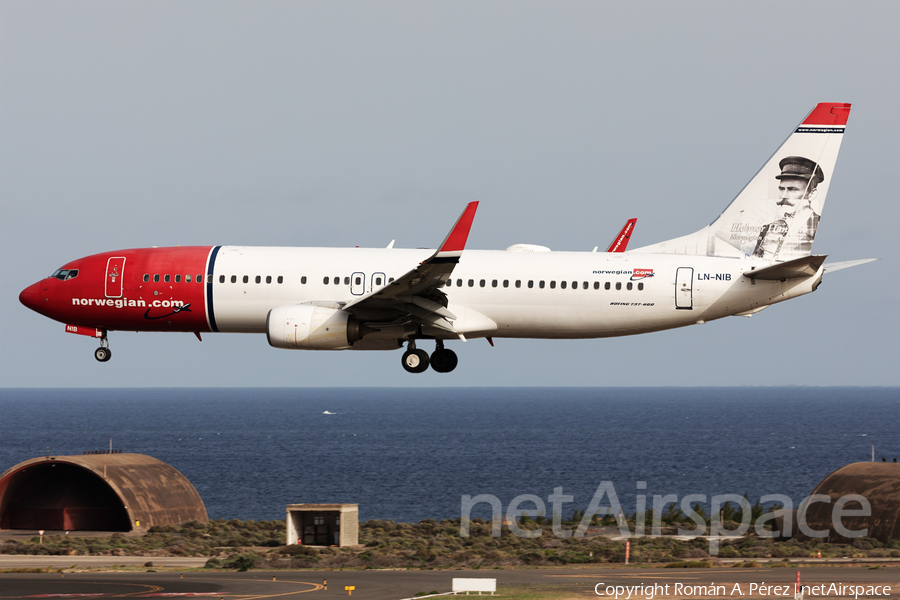 Norwegian Air Shuttle Boeing 737-86J (LN-NIB) | Photo 535701