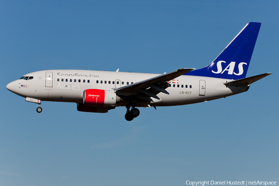 SAS - Scandinavian Airlines Boeing 737-683 (LN-RCT) | Photo 422123