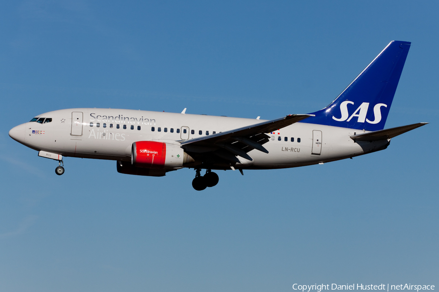 SAS - Scandinavian Airlines Boeing 737-683 (LN-RCU) | Photo 422125