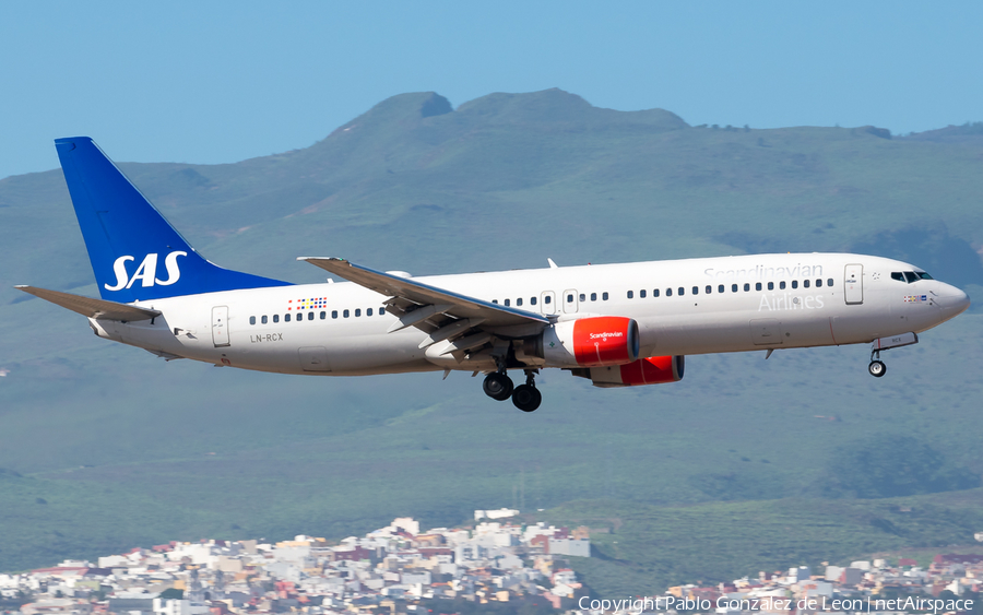 SAS - Scandinavian Airlines Boeing 737-883 (LN-RCX) | Photo 335665
