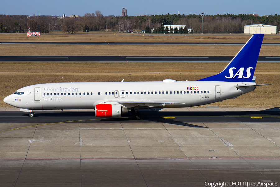 SAS - Scandinavian Airlines Boeing 737-883 (LN-RCX) | Photo 232025
