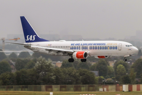 SAS - Scandinavian Airlines Boeing 737-883 (LN-RCY) at  Brussels - International, Belgium