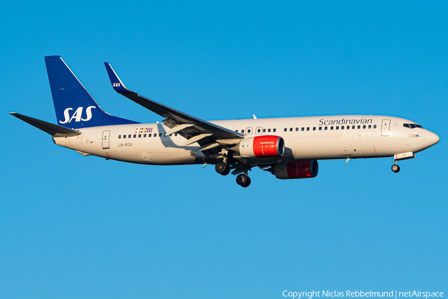 SAS - Scandinavian Airlines Boeing 737-86N (LN-RGA) | Photo 364756