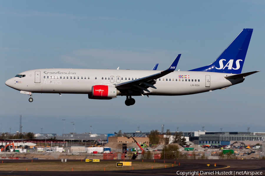 SAS - Scandinavian Airlines Boeing 737-86N (LN-RGA) | Photo 422191