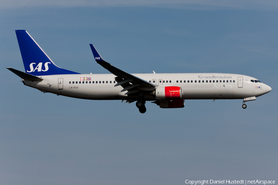 SAS - Scandinavian Airlines Boeing 737-86N (LN-RGA) | Photo 422733