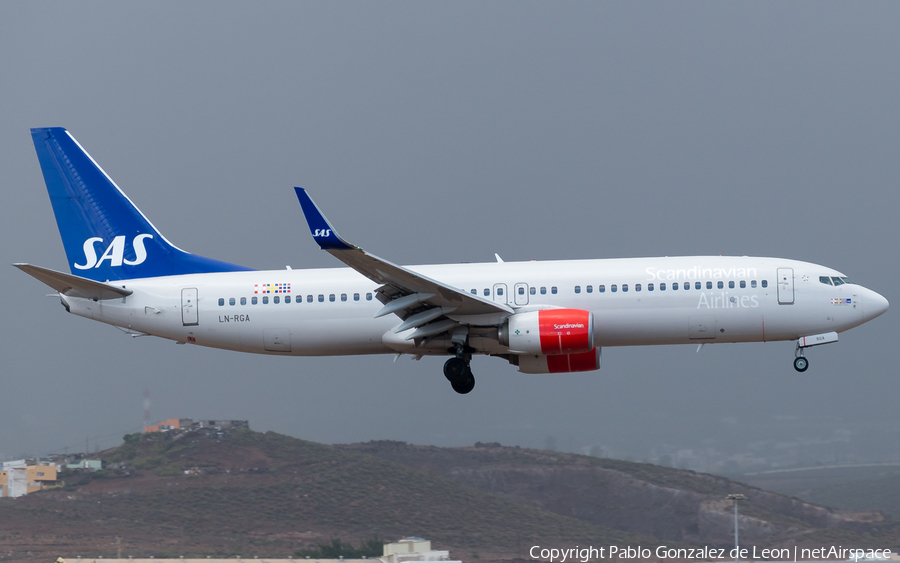 SAS - Scandinavian Airlines Boeing 737-86N (LN-RGA) | Photo 335681