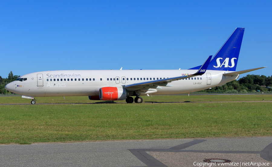 SAS - Scandinavian Airlines Boeing 737-86N (LN-RGC) | Photo 301919