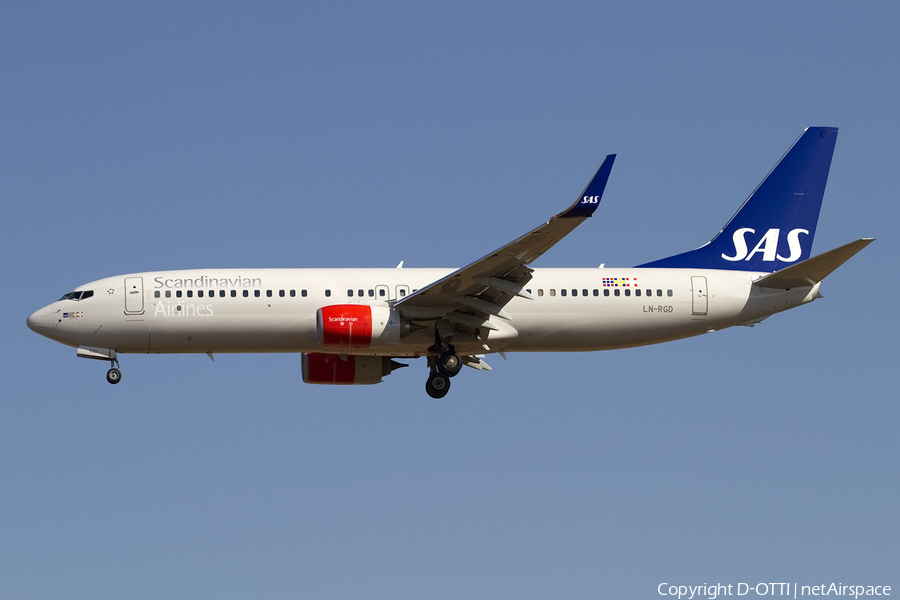 SAS - Scandinavian Airlines Boeing 737-86N (LN-RGD) | Photo 415442