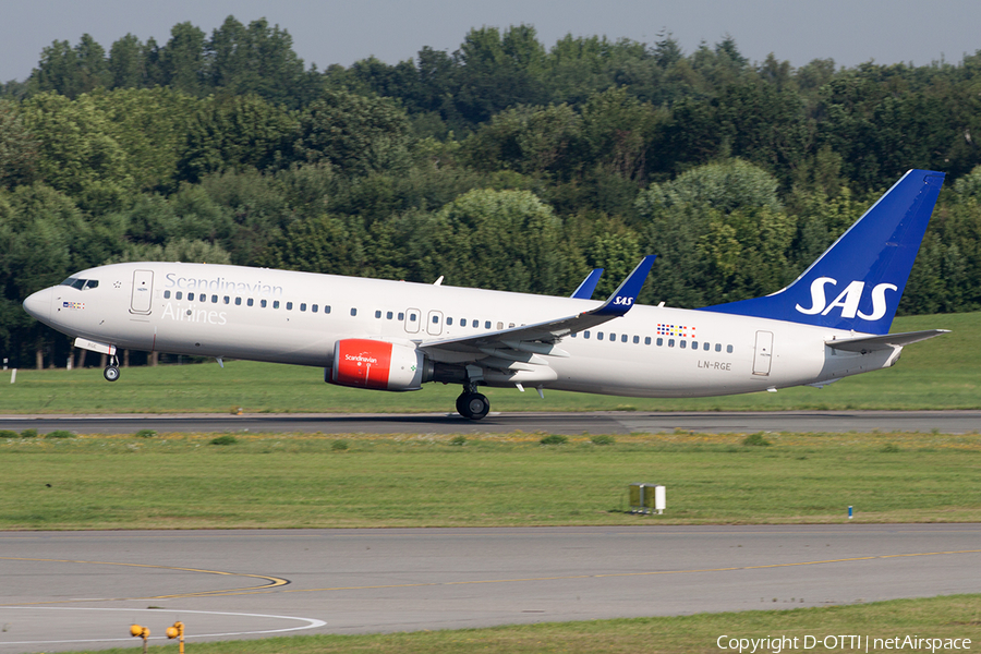 SAS - Scandinavian Airlines Boeing 737-86N (LN-RGE) | Photo 509735