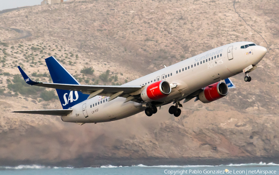 SAS - Scandinavian Airlines Boeing 737-86N (LN-RGF) | Photo 335685