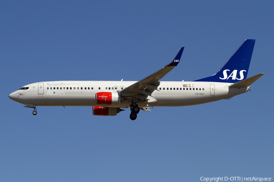 SAS - Scandinavian Airlines Boeing 737-86N (LN-RGF) | Photo 414055