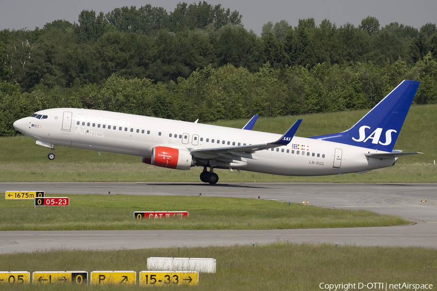 SAS - Scandinavian Airlines Boeing 737-86N (LN-RGG) | Photo 437166