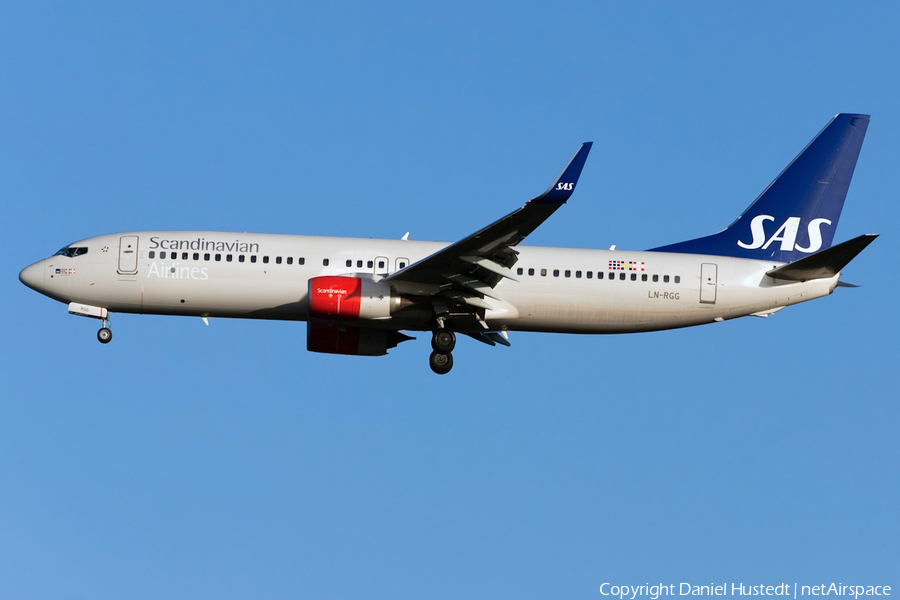 SAS - Scandinavian Airlines Boeing 737-86N (LN-RGG) | Photo 519182