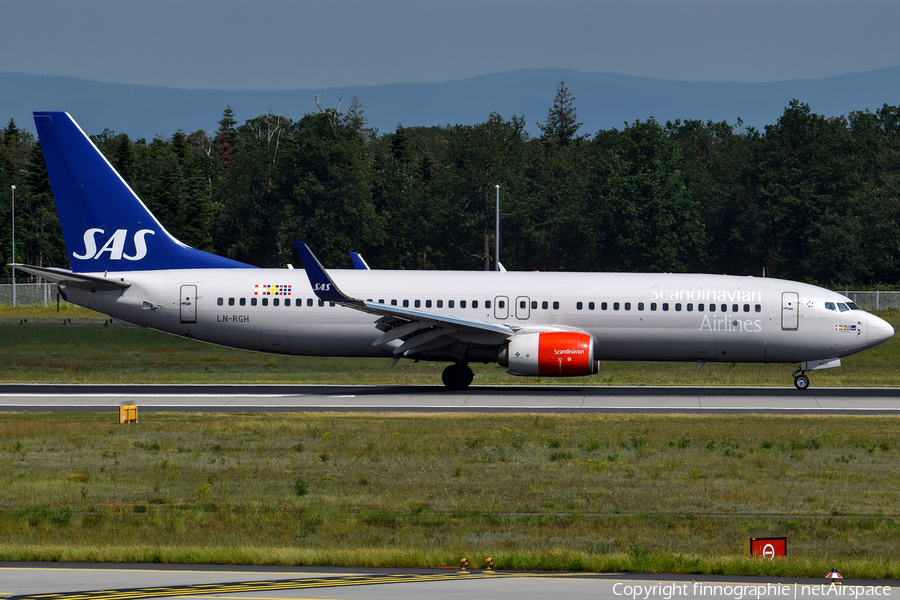 SAS - Scandinavian Airlines Boeing 737-86N (LN-RGH) | Photo 422982