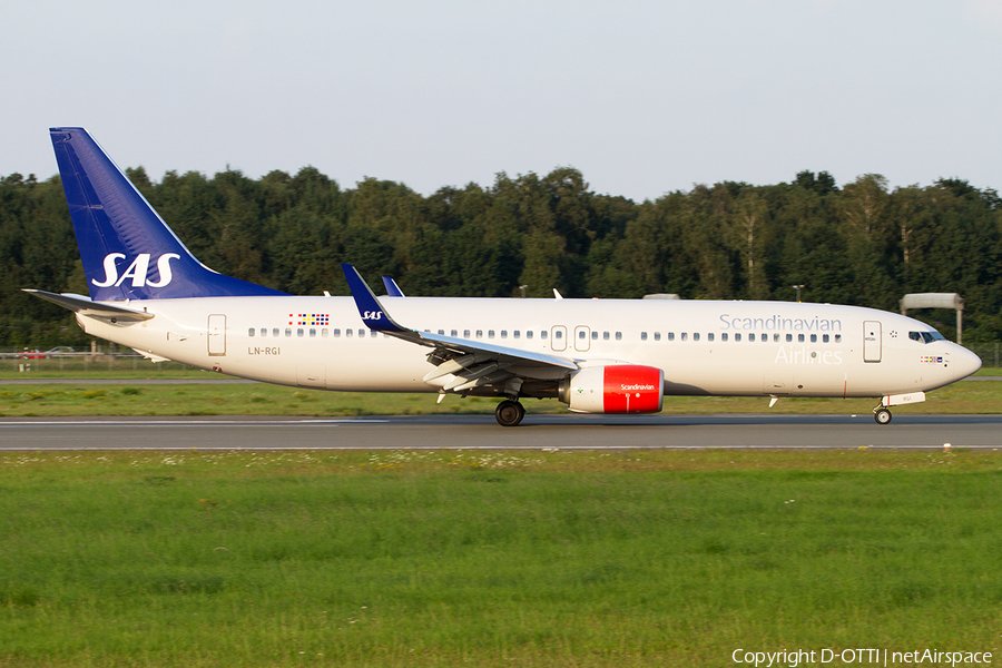 SAS - Scandinavian Airlines Boeing 737-86N (LN-RGI) | Photo 512370