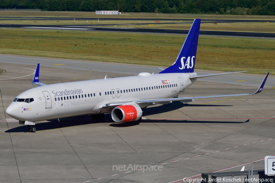 SAS - Scandinavian Airlines Boeing 737-86N (LN-RGI) | Photo 245141