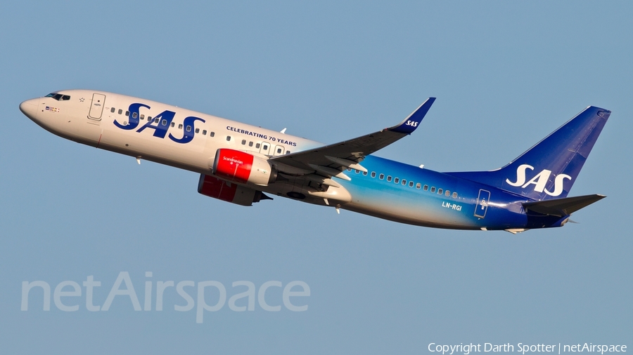 SAS - Scandinavian Airlines Boeing 737-86N (LN-RGI) | Photo 169795