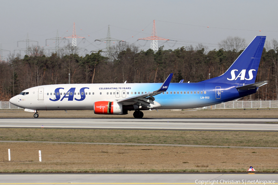 SAS - Scandinavian Airlines Boeing 737-86N (LN-RGI) | Photo 153530