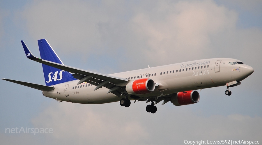 SAS - Scandinavian Airlines Boeing 737-86N (LN-RGI) | Photo 57791