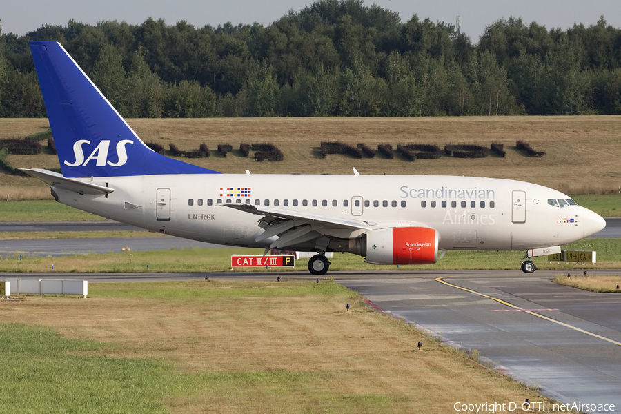 SAS - Scandinavian Airlines Boeing 737-683 (LN-RGK) | Photo 449514