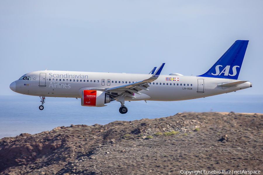SAS - Scandinavian Airlines Airbus A320-251N (LN-RGM) | Photo 486447
